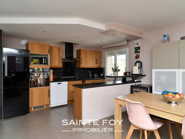 2019128 image8 - Sainte Foy Immobilier - Ce sont des agences immobilières dans l'Ouest Lyonnais spécialisées dans la location de maison ou d'appartement et la vente de propriété de prestige.
