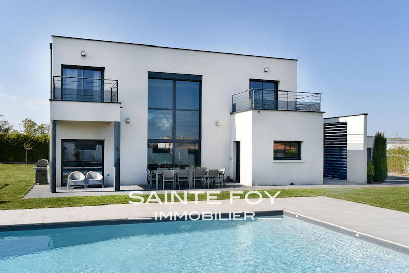 2019169 image1 - Sainte Foy Immobilier - Ce sont des agences immobilières dans l'Ouest Lyonnais spécialisées dans la location de maison ou d'appartement et la vente de propriété de prestige.