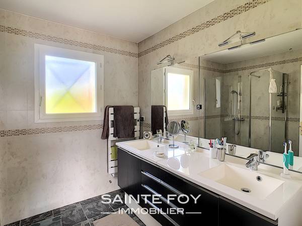 2019250 image6 - Sainte Foy Immobilier - Ce sont des agences immobilières dans l'Ouest Lyonnais spécialisées dans la location de maison ou d'appartement et la vente de propriété de prestige.