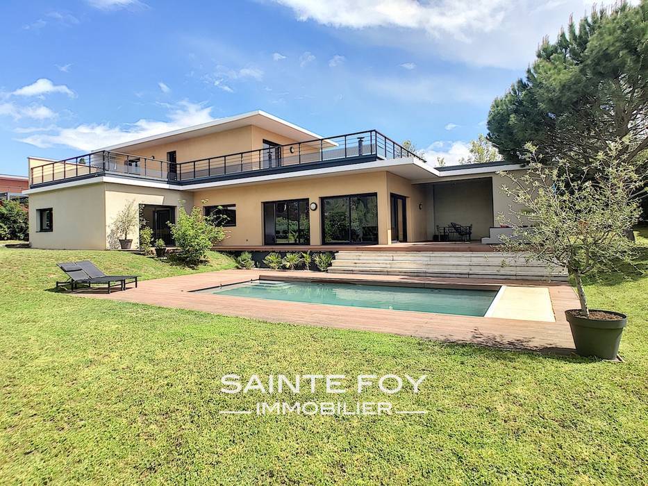 2019206 image1 - Sainte Foy Immobilier - Ce sont des agences immobilières dans l'Ouest Lyonnais spécialisées dans la location de maison ou d'appartement et la vente de propriété de prestige.