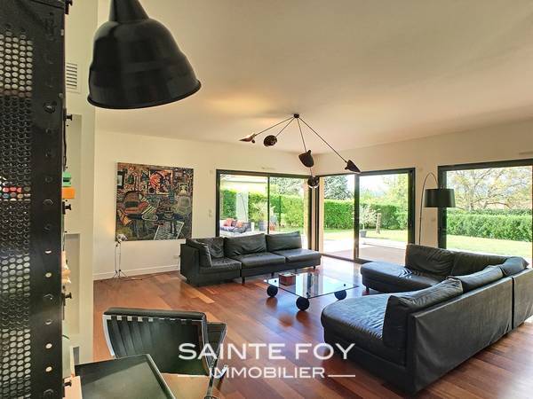 2019206 image4 - Sainte Foy Immobilier - Ce sont des agences immobilières dans l'Ouest Lyonnais spécialisées dans la location de maison ou d'appartement et la vente de propriété de prestige.