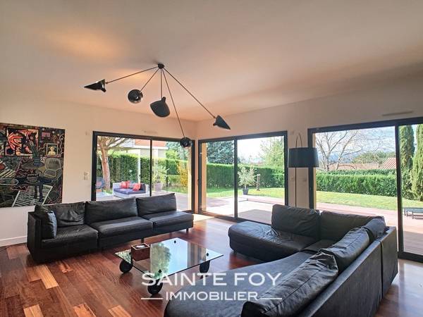 2019206 image5 - Sainte Foy Immobilier - Ce sont des agences immobilières dans l'Ouest Lyonnais spécialisées dans la location de maison ou d'appartement et la vente de propriété de prestige.