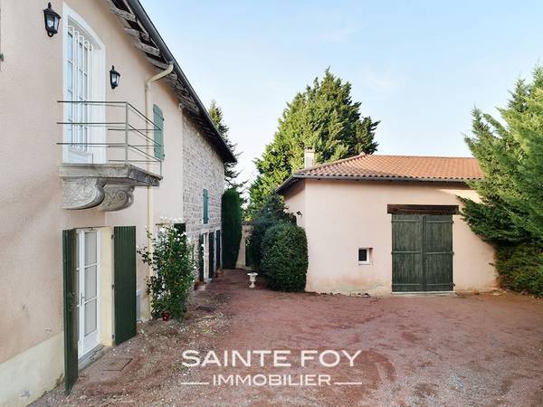 118301 image3 - Sainte Foy Immobilier - Ce sont des agences immobilières dans l'Ouest Lyonnais spécialisées dans la location de maison ou d'appartement et la vente de propriété de prestige.