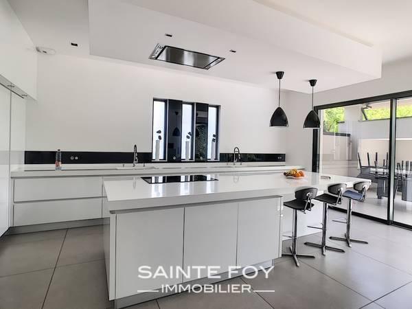 2019356 image3 - Sainte Foy Immobilier - Ce sont des agences immobilières dans l'Ouest Lyonnais spécialisées dans la location de maison ou d'appartement et la vente de propriété de prestige.