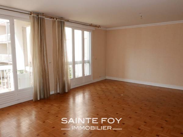 11699 image3 - Sainte Foy Immobilier - Ce sont des agences immobilières dans l'Ouest Lyonnais spécialisées dans la location de maison ou d'appartement et la vente de propriété de prestige.