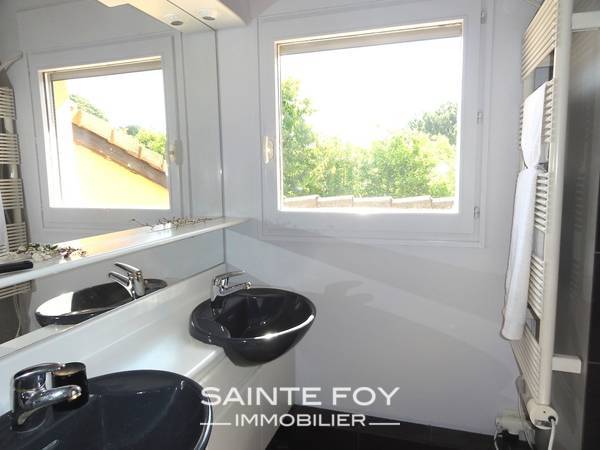 11711 image6 - Sainte Foy Immobilier - Ce sont des agences immobilières dans l'Ouest Lyonnais spécialisées dans la location de maison ou d'appartement et la vente de propriété de prestige.