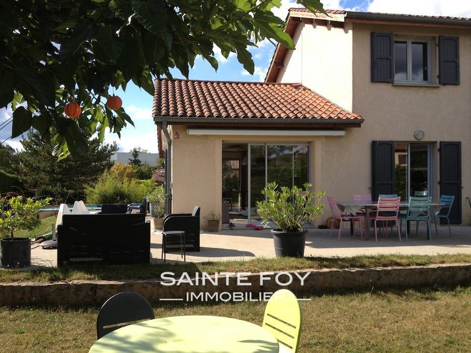 11725 image1 - Sainte Foy Immobilier - Ce sont des agences immobilières dans l'Ouest Lyonnais spécialisées dans la location de maison ou d'appartement et la vente de propriété de prestige.