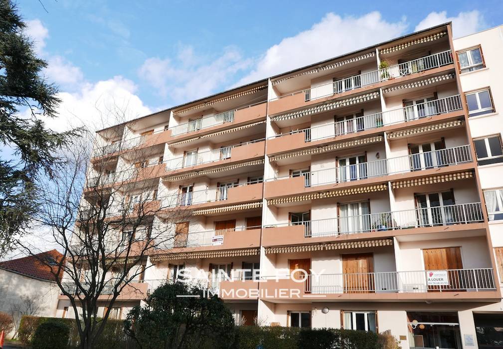 11764 image1 - Sainte Foy Immobilier - Ce sont des agences immobilières dans l'Ouest Lyonnais spécialisées dans la location de maison ou d'appartement et la vente de propriété de prestige.