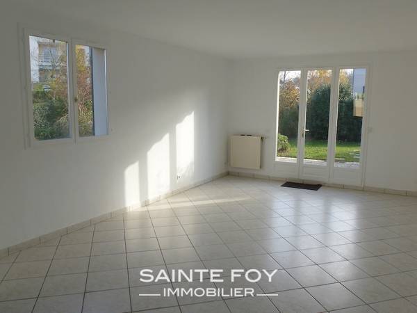 11765 image2 - Sainte Foy Immobilier - Ce sont des agences immobilières dans l'Ouest Lyonnais spécialisées dans la location de maison ou d'appartement et la vente de propriété de prestige.