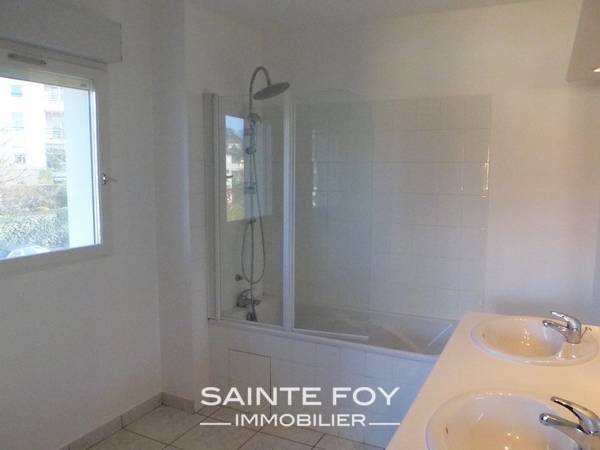 11765 image5 - Sainte Foy Immobilier - Ce sont des agences immobilières dans l'Ouest Lyonnais spécialisées dans la location de maison ou d'appartement et la vente de propriété de prestige.