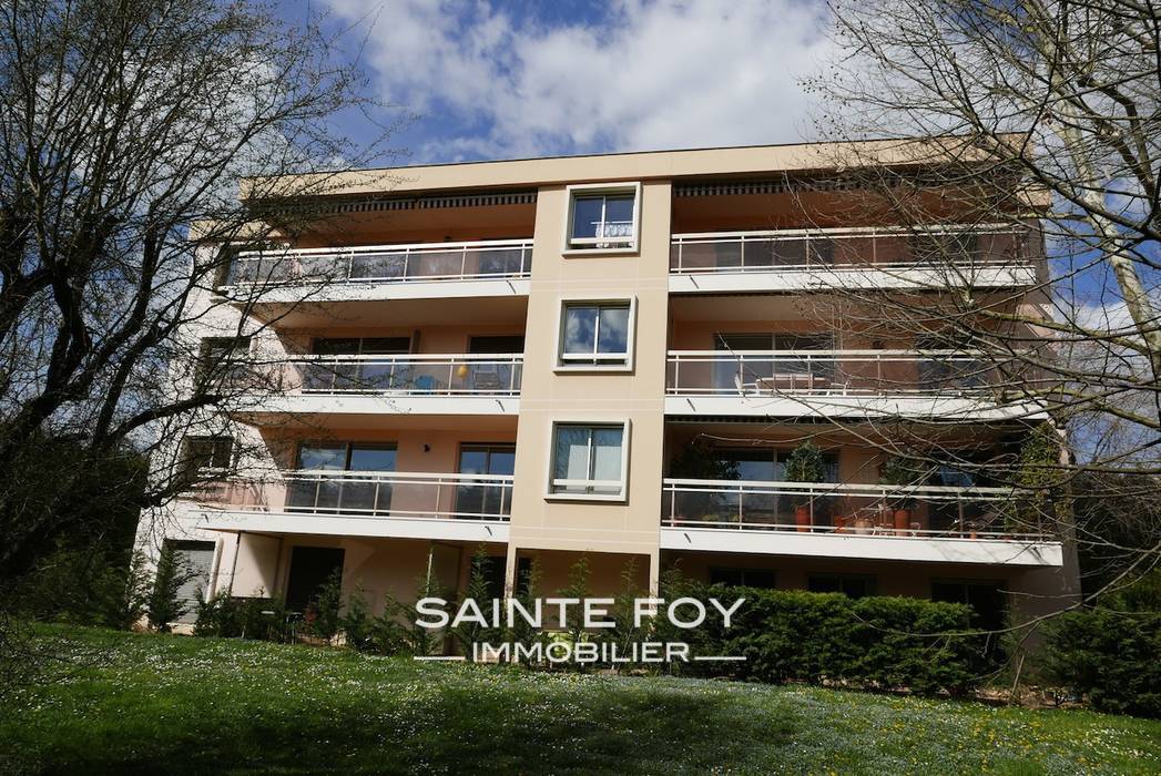 11776 image1 - Sainte Foy Immobilier - Ce sont des agences immobilières dans l'Ouest Lyonnais spécialisées dans la location de maison ou d'appartement et la vente de propriété de prestige.