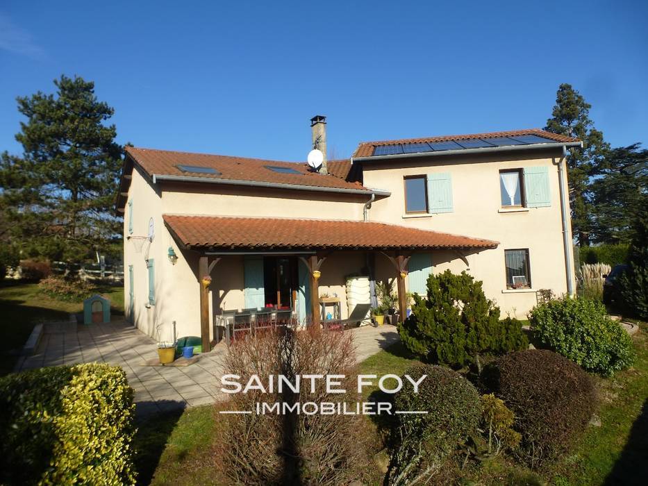 11777 image1 - Sainte Foy Immobilier - Ce sont des agences immobilières dans l'Ouest Lyonnais spécialisées dans la location de maison ou d'appartement et la vente de propriété de prestige.