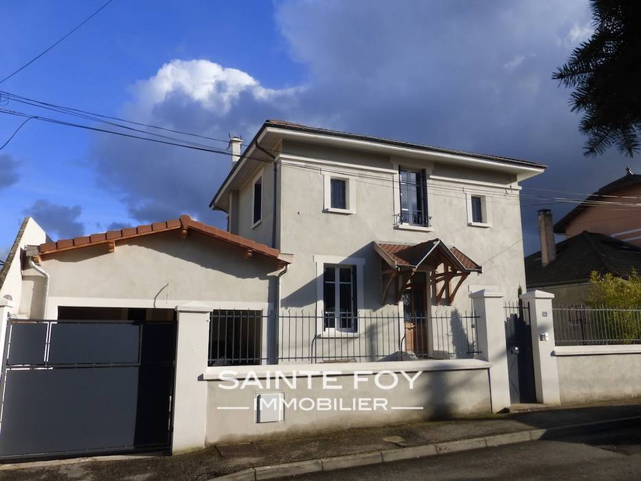 11782 image1 - Sainte Foy Immobilier - Ce sont des agences immobilières dans l'Ouest Lyonnais spécialisées dans la location de maison ou d'appartement et la vente de propriété de prestige.