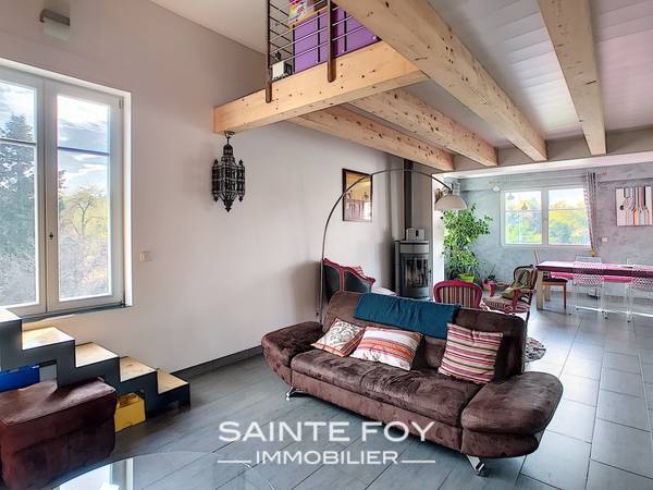 118325 image2 - Sainte Foy Immobilier - Ce sont des agences immobilières dans l'Ouest Lyonnais spécialisées dans la location de maison ou d'appartement et la vente de propriété de prestige.