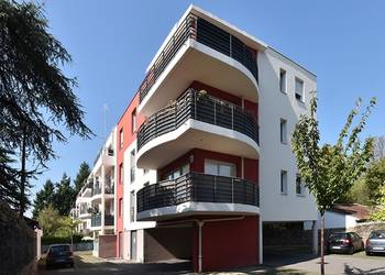 11828 image1 - Sainte Foy Immobilier - Ce sont des agences immobilières dans l'Ouest Lyonnais spécialisées dans la location de maison ou d'appartement et la vente de propriété de prestige.