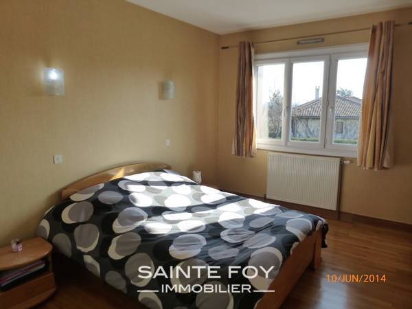 11886 image5 - Sainte Foy Immobilier - Ce sont des agences immobilières dans l'Ouest Lyonnais spécialisées dans la location de maison ou d'appartement et la vente de propriété de prestige.