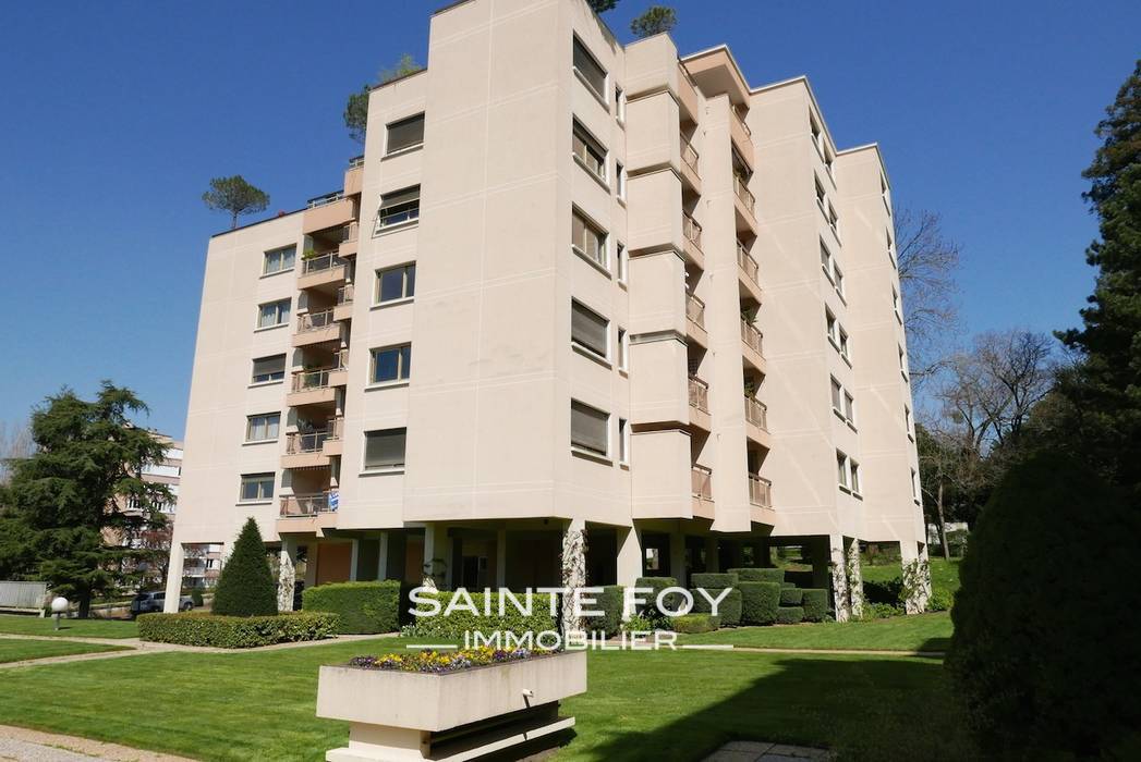 11993 image1 - Sainte Foy Immobilier - Ce sont des agences immobilières dans l'Ouest Lyonnais spécialisées dans la location de maison ou d'appartement et la vente de propriété de prestige.