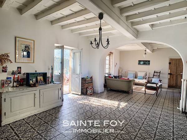 1761362 image4 - Sainte Foy Immobilier - Ce sont des agences immobilières dans l'Ouest Lyonnais spécialisées dans la location de maison ou d'appartement et la vente de propriété de prestige.