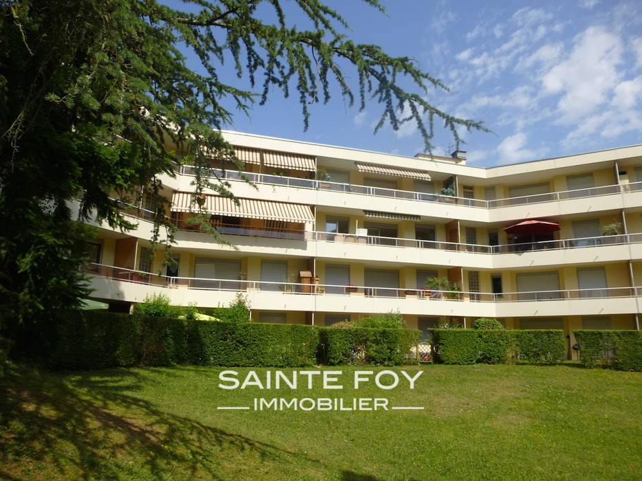 12012 image1 - Sainte Foy Immobilier - Ce sont des agences immobilières dans l'Ouest Lyonnais spécialisées dans la location de maison ou d'appartement et la vente de propriété de prestige.
