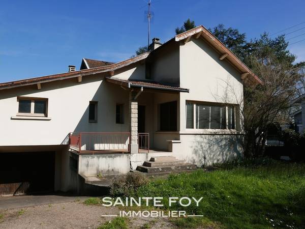 12074 image2 - Sainte Foy Immobilier - Ce sont des agences immobilières dans l'Ouest Lyonnais spécialisées dans la location de maison ou d'appartement et la vente de propriété de prestige.