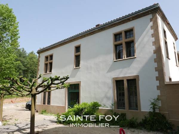 12101 image2 - Sainte Foy Immobilier - Ce sont des agences immobilières dans l'Ouest Lyonnais spécialisées dans la location de maison ou d'appartement et la vente de propriété de prestige.