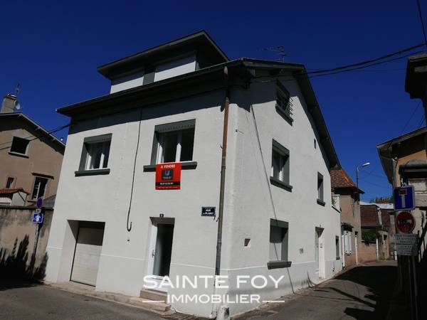 12117 image6 - Sainte Foy Immobilier - Ce sont des agences immobilières dans l'Ouest Lyonnais spécialisées dans la location de maison ou d'appartement et la vente de propriété de prestige.