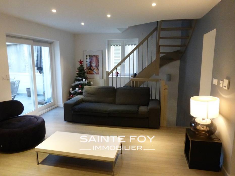 12120 image1 - Sainte Foy Immobilier - Ce sont des agences immobilières dans l'Ouest Lyonnais spécialisées dans la location de maison ou d'appartement et la vente de propriété de prestige.