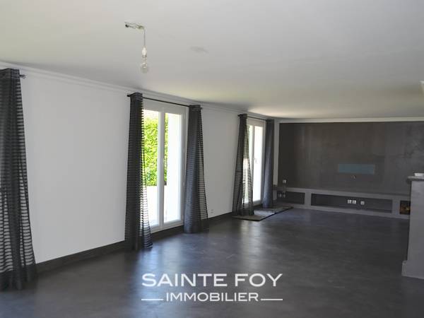 12184 image3 - Sainte Foy Immobilier - Ce sont des agences immobilières dans l'Ouest Lyonnais spécialisées dans la location de maison ou d'appartement et la vente de propriété de prestige.