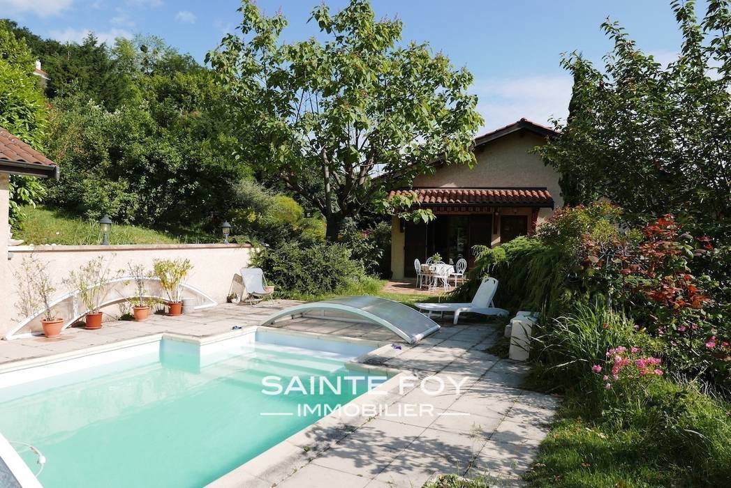 12186 image1 - Sainte Foy Immobilier - Ce sont des agences immobilières dans l'Ouest Lyonnais spécialisées dans la location de maison ou d'appartement et la vente de propriété de prestige.