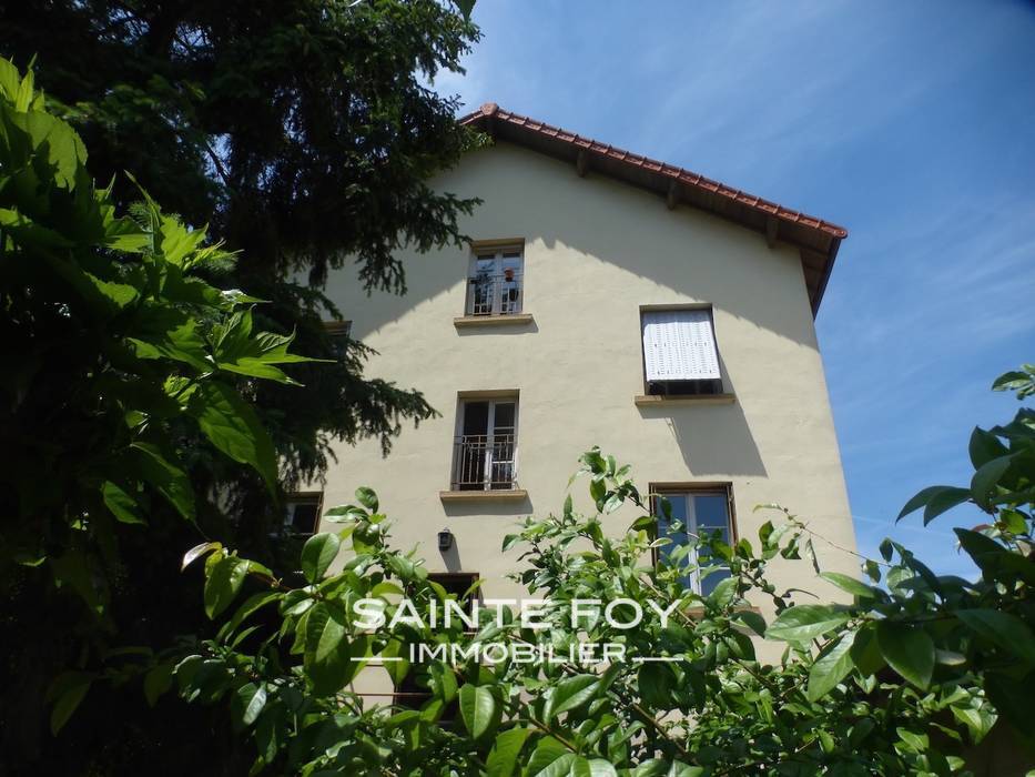 12250 image1 - Sainte Foy Immobilier - Ce sont des agences immobilières dans l'Ouest Lyonnais spécialisées dans la location de maison ou d'appartement et la vente de propriété de prestige.