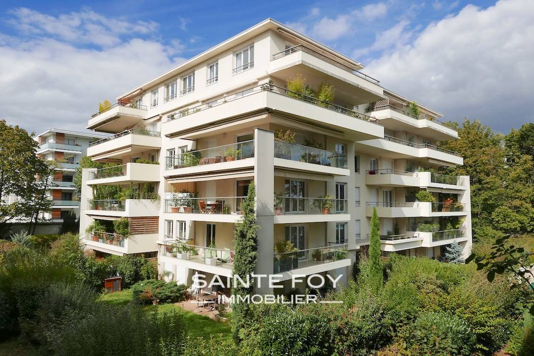 12346 image1 - Sainte Foy Immobilier - Ce sont des agences immobilières dans l'Ouest Lyonnais spécialisées dans la location de maison ou d'appartement et la vente de propriété de prestige.