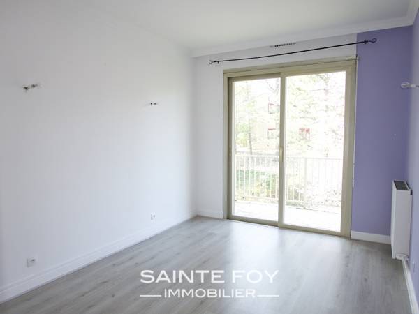 12461 image6 - Sainte Foy Immobilier - Ce sont des agences immobilières dans l'Ouest Lyonnais spécialisées dans la location de maison ou d'appartement et la vente de propriété de prestige.