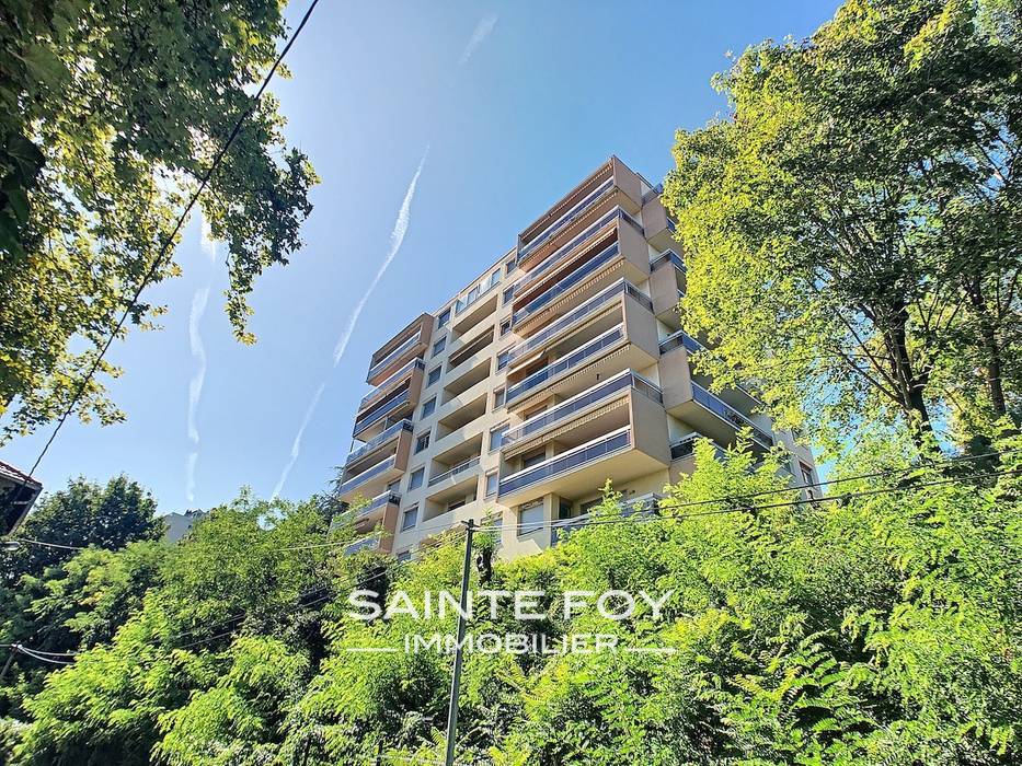 12479 image1 - Sainte Foy Immobilier - Ce sont des agences immobilières dans l'Ouest Lyonnais spécialisées dans la location de maison ou d'appartement et la vente de propriété de prestige.