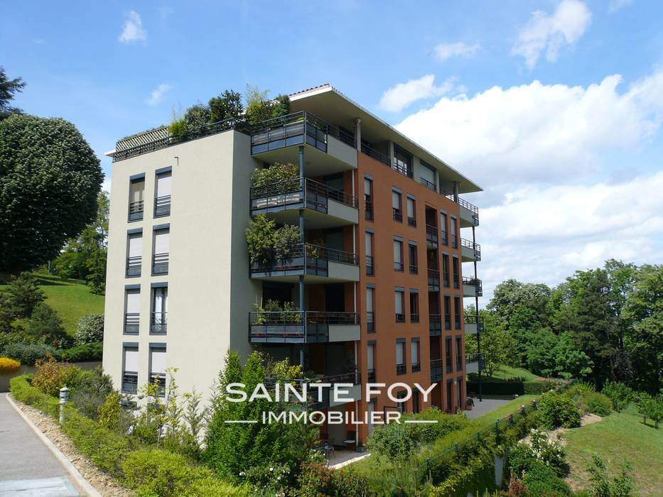 12618 image1 - Sainte Foy Immobilier - Ce sont des agences immobilières dans l'Ouest Lyonnais spécialisées dans la location de maison ou d'appartement et la vente de propriété de prestige.