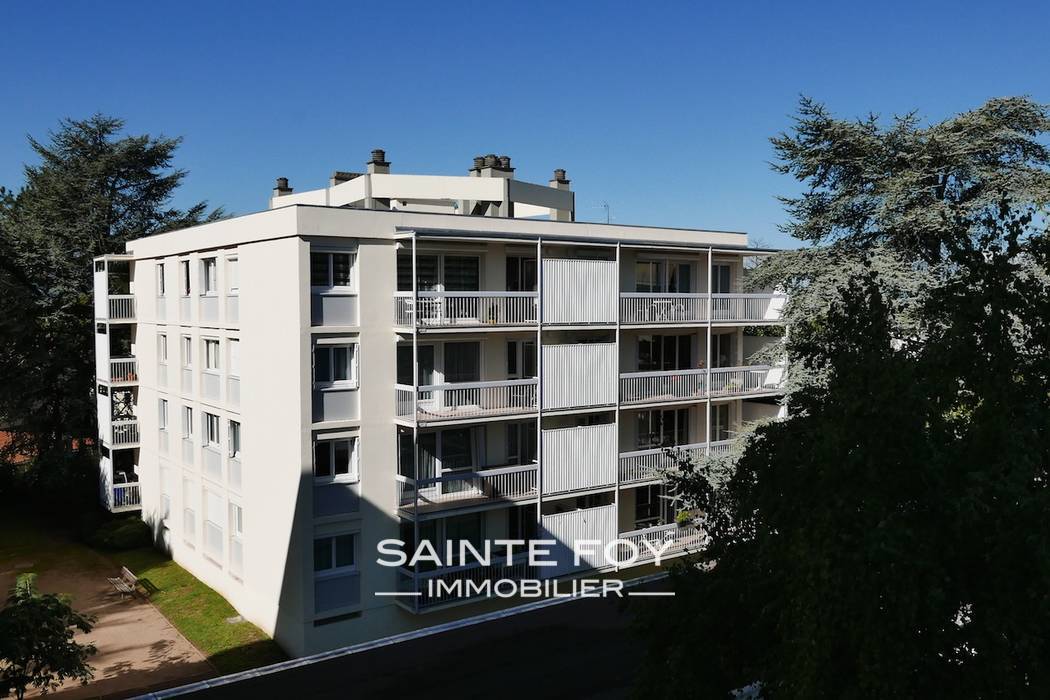 12630 image1 - Sainte Foy Immobilier - Ce sont des agences immobilières dans l'Ouest Lyonnais spécialisées dans la location de maison ou d'appartement et la vente de propriété de prestige.