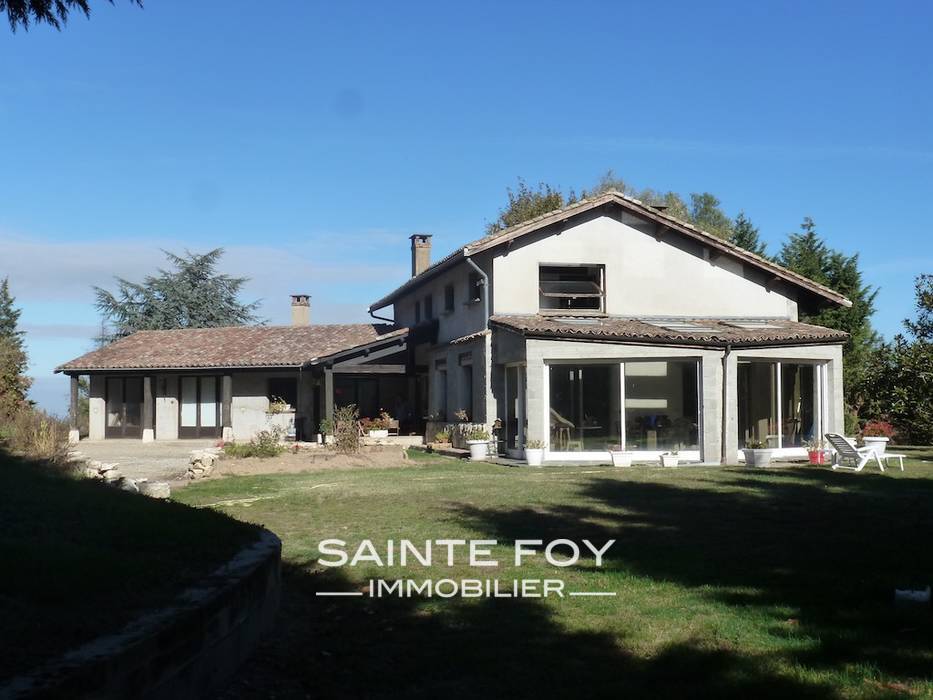 118351 image1 - Sainte Foy Immobilier - Ce sont des agences immobilières dans l'Ouest Lyonnais spécialisées dans la location de maison ou d'appartement et la vente de propriété de prestige.