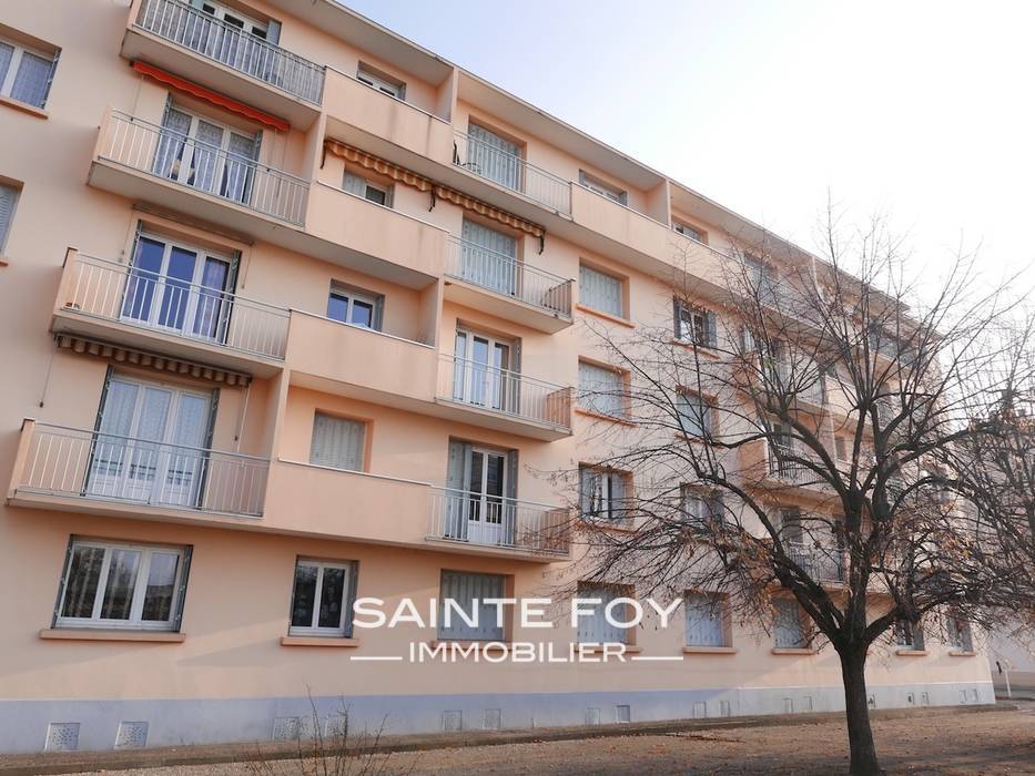12730 image1 - Sainte Foy Immobilier - Ce sont des agences immobilières dans l'Ouest Lyonnais spécialisées dans la location de maison ou d'appartement et la vente de propriété de prestige.