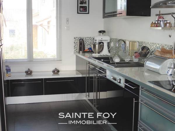 12772 image3 - Sainte Foy Immobilier - Ce sont des agences immobilières dans l'Ouest Lyonnais spécialisées dans la location de maison ou d'appartement et la vente de propriété de prestige.