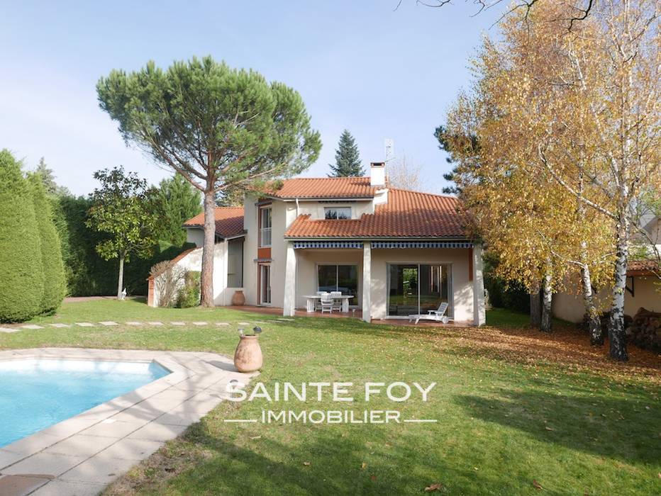 12871 image1 - Sainte Foy Immobilier - Ce sont des agences immobilières dans l'Ouest Lyonnais spécialisées dans la location de maison ou d'appartement et la vente de propriété de prestige.