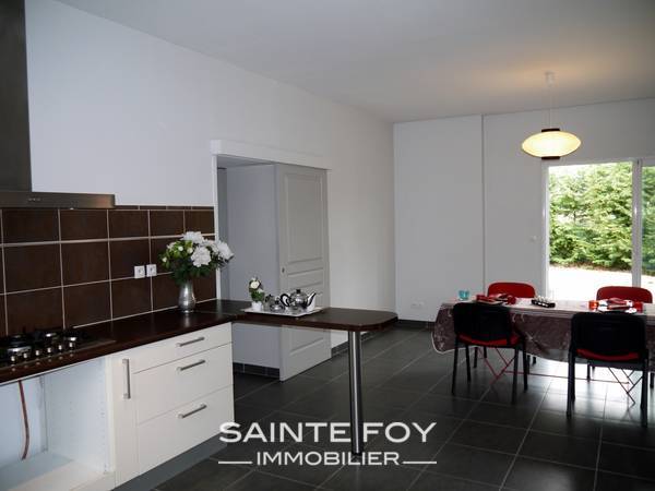12929 image3 - Sainte Foy Immobilier - Ce sont des agences immobilières dans l'Ouest Lyonnais spécialisées dans la location de maison ou d'appartement et la vente de propriété de prestige.