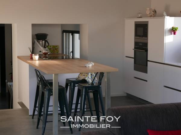 12966 image3 - Sainte Foy Immobilier - Ce sont des agences immobilières dans l'Ouest Lyonnais spécialisées dans la location de maison ou d'appartement et la vente de propriété de prestige.
