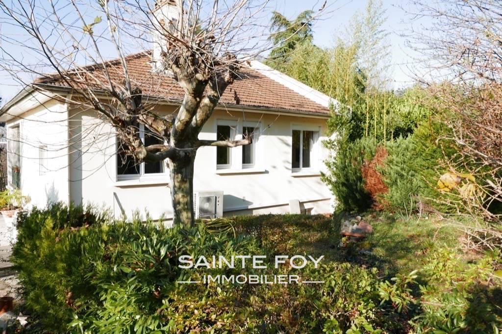 12973 image1 - Sainte Foy Immobilier - Ce sont des agences immobilières dans l'Ouest Lyonnais spécialisées dans la location de maison ou d'appartement et la vente de propriété de prestige.
