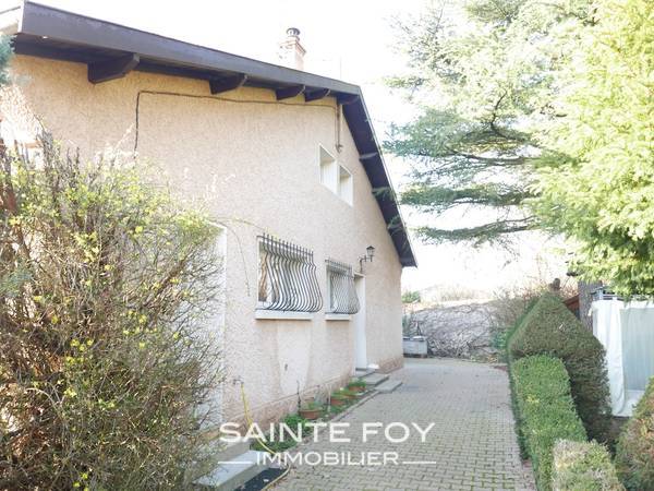 13034 image5 - Sainte Foy Immobilier - Ce sont des agences immobilières dans l'Ouest Lyonnais spécialisées dans la location de maison ou d'appartement et la vente de propriété de prestige.