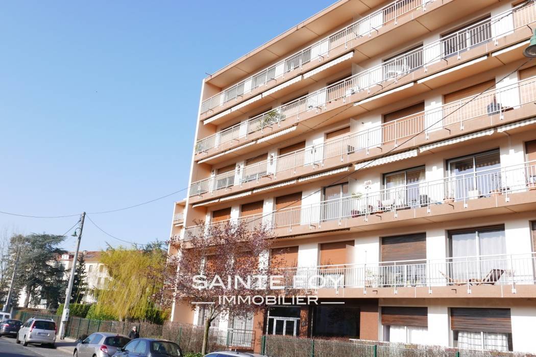 13051 image1 - Sainte Foy Immobilier - Ce sont des agences immobilières dans l'Ouest Lyonnais spécialisées dans la location de maison ou d'appartement et la vente de propriété de prestige.