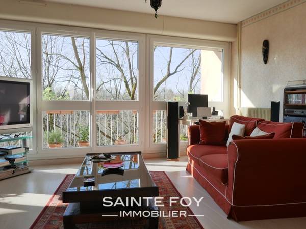 13175 image3 - Sainte Foy Immobilier - Ce sont des agences immobilières dans l'Ouest Lyonnais spécialisées dans la location de maison ou d'appartement et la vente de propriété de prestige.