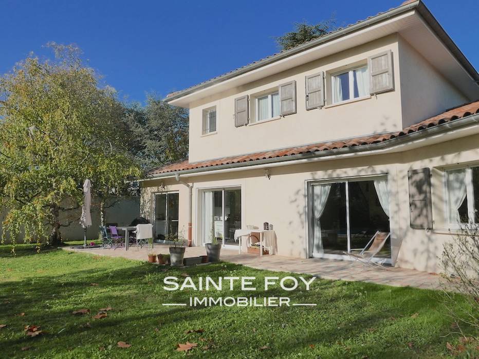 13179 image1 - Sainte Foy Immobilier - Ce sont des agences immobilières dans l'Ouest Lyonnais spécialisées dans la location de maison ou d'appartement et la vente de propriété de prestige.