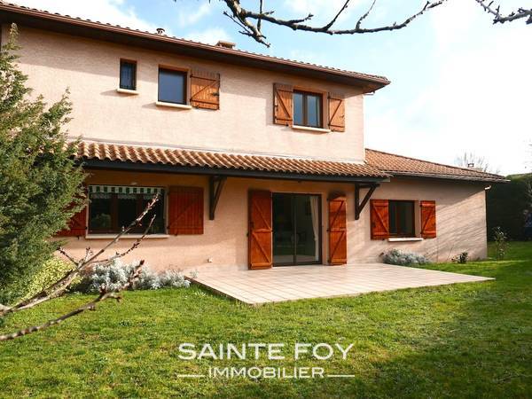 13325 image6 - Sainte Foy Immobilier - Ce sont des agences immobilières dans l'Ouest Lyonnais spécialisées dans la location de maison ou d'appartement et la vente de propriété de prestige.