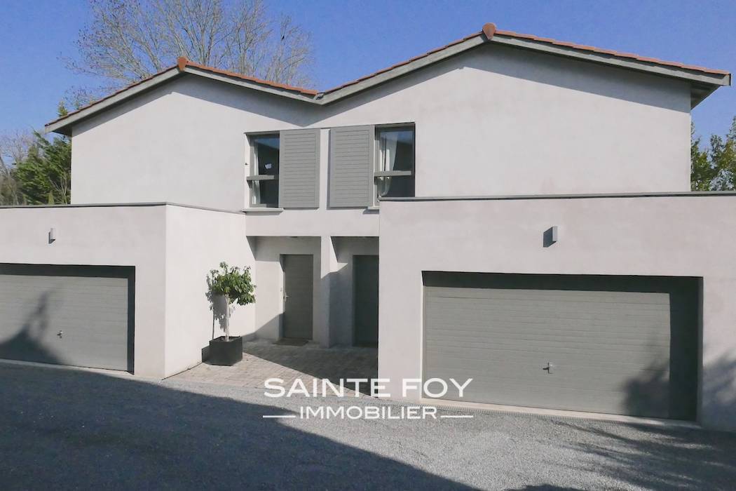 13434 image1 - Sainte Foy Immobilier - Ce sont des agences immobilières dans l'Ouest Lyonnais spécialisées dans la location de maison ou d'appartement et la vente de propriété de prestige.