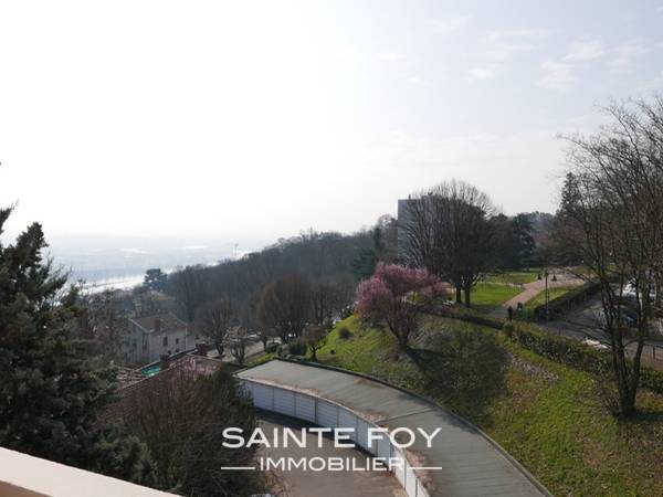 13557 image3 - Sainte Foy Immobilier - Ce sont des agences immobilières dans l'Ouest Lyonnais spécialisées dans la location de maison ou d'appartement et la vente de propriété de prestige.