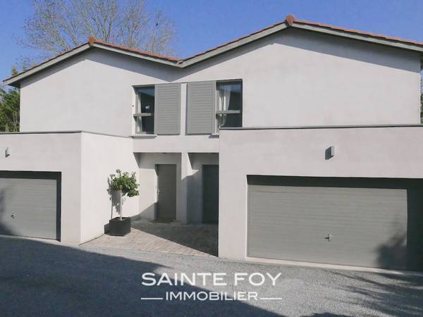 13568 image4 - Sainte Foy Immobilier - Ce sont des agences immobilières dans l'Ouest Lyonnais spécialisées dans la location de maison ou d'appartement et la vente de propriété de prestige.